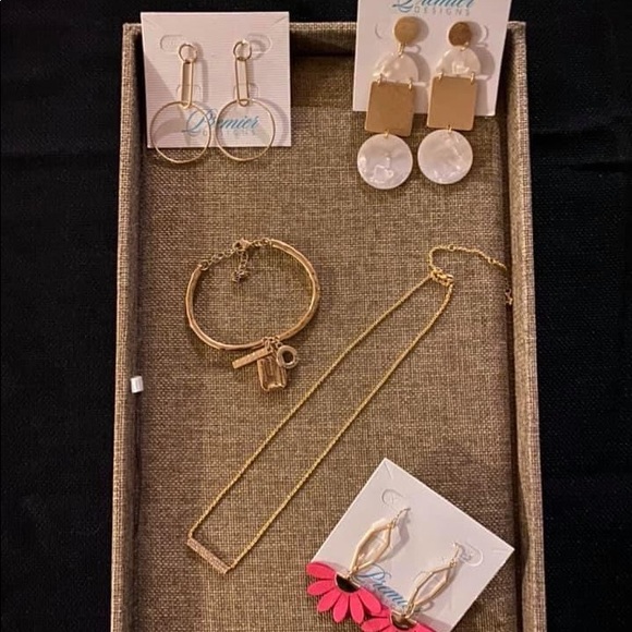 NWT Premier Designs Cameron Earrings - Picture 2 of 2